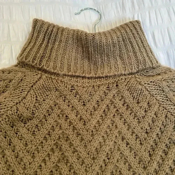 New Cliche women’s chevron turtleneck sweater Camel size Small - Picture 3 of 6